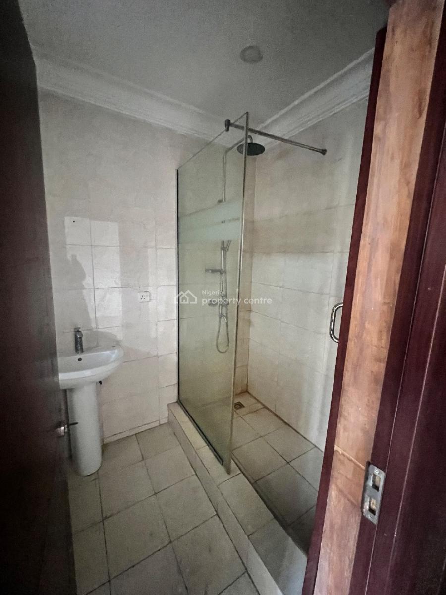 Spacious Neat 4 Bedroom Terrace, Osapa, Lekki, Lagos, Terraced Duplex for Sale