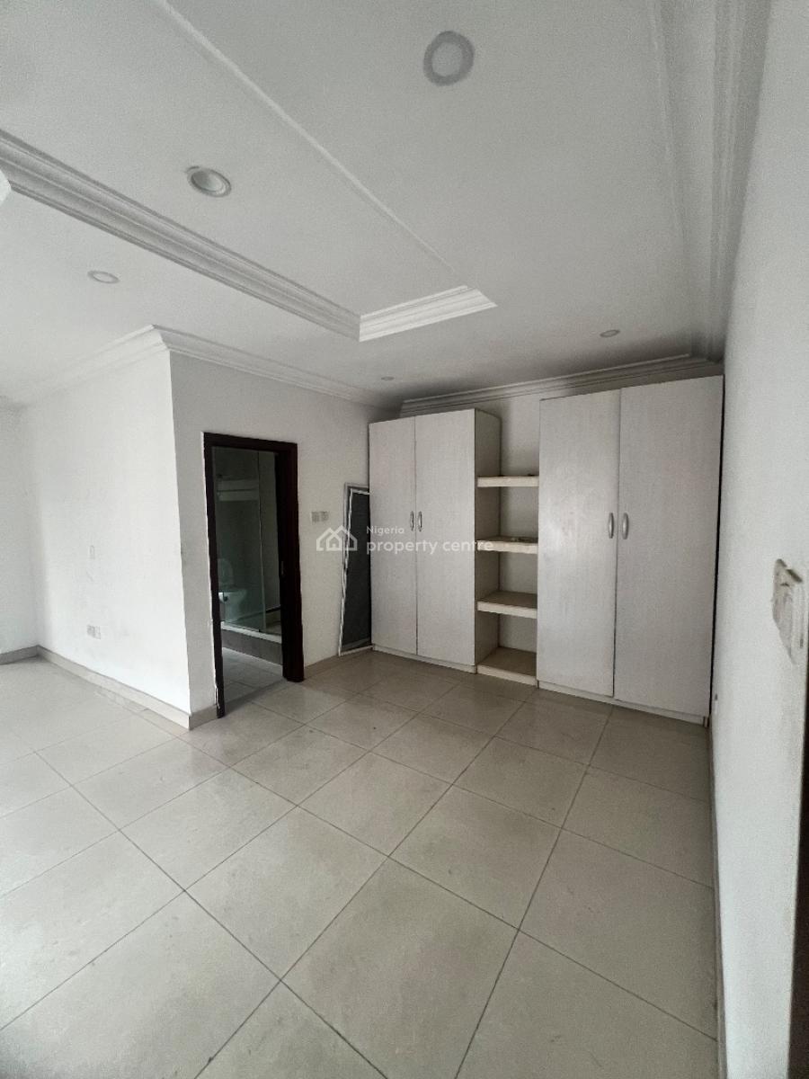 Spacious Neat 4 Bedroom Terrace, Osapa, Lekki, Lagos, Terraced Duplex for Sale