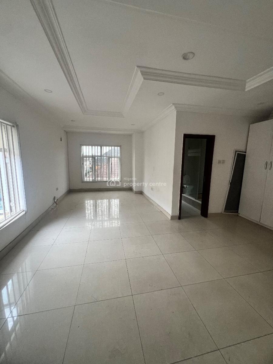Spacious Neat 4 Bedroom Terrace, Osapa, Lekki, Lagos, Terraced Duplex for Sale
