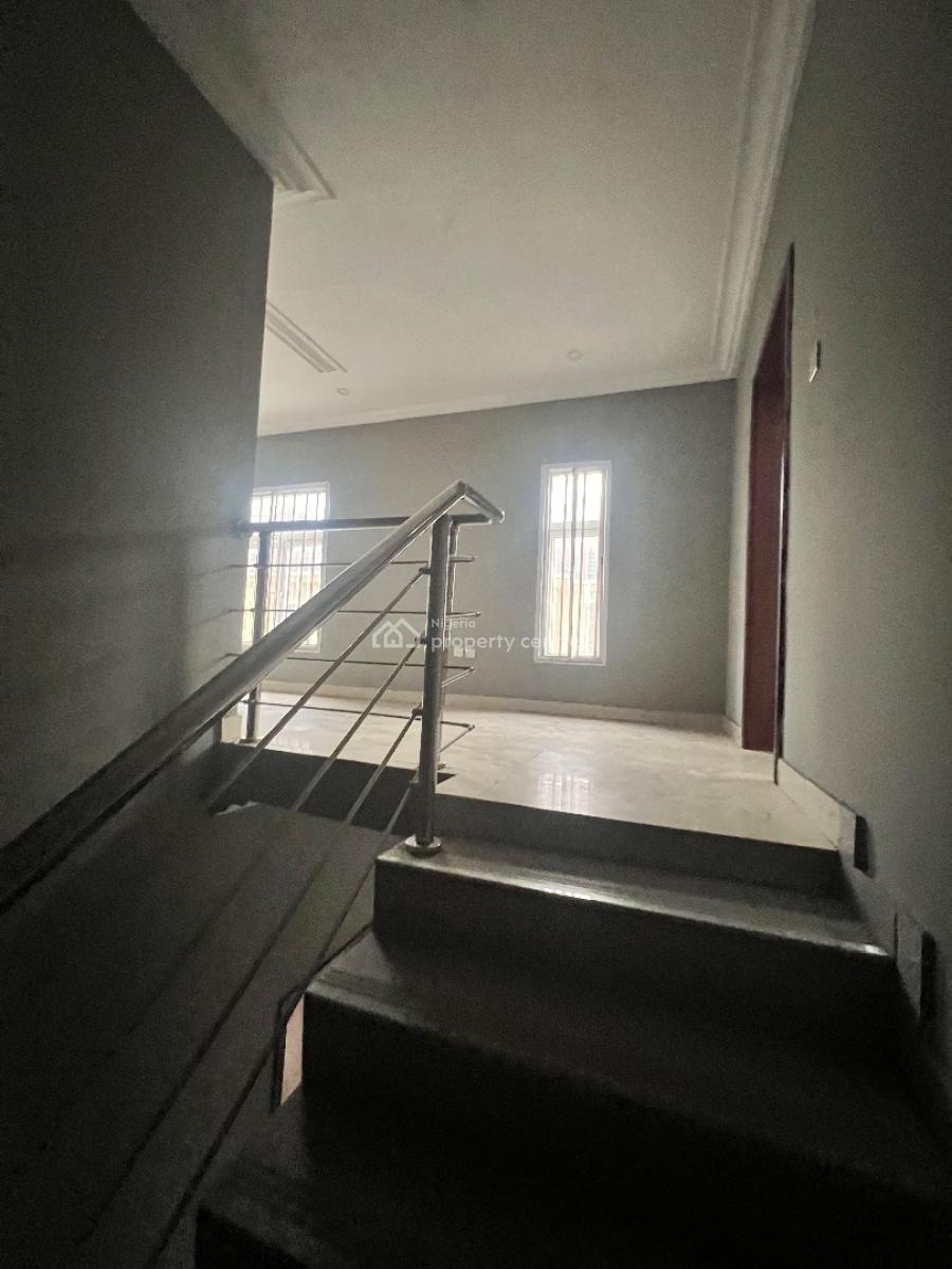Spacious Neat 4 Bedroom Terrace, Osapa, Lekki, Lagos, Terraced Duplex for Sale