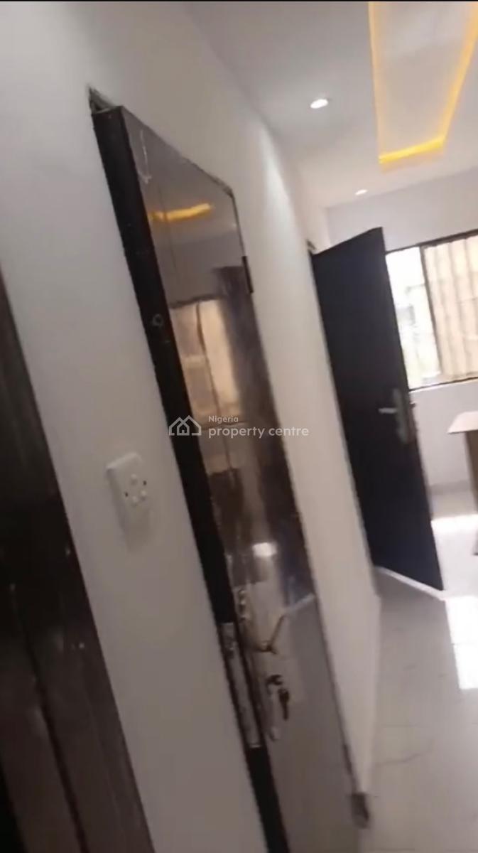 a Spacious and Standard Selfcon Upstairs, Ikate, Lekki, Lagos, Self Contain (single Rooms) for Rent