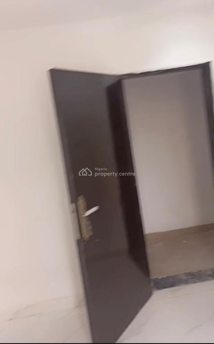 a Spacious and Standard Selfcon Upstairs, Ikate, Lekki, Lagos, Self Contain (single Rooms) for Rent