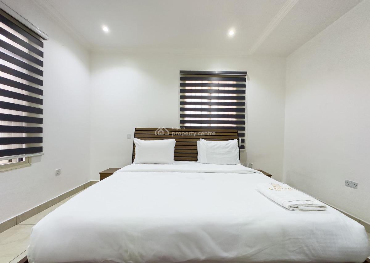 Serviced 2-bedroom Apartment with Clean Setup in a Serene Area, Oluwakayode Jacobs Crescent, Freedom Way, Lekki Phase 1, Lekki Phase 1, Lekki, Lagos, Flat / Apartment Short Let