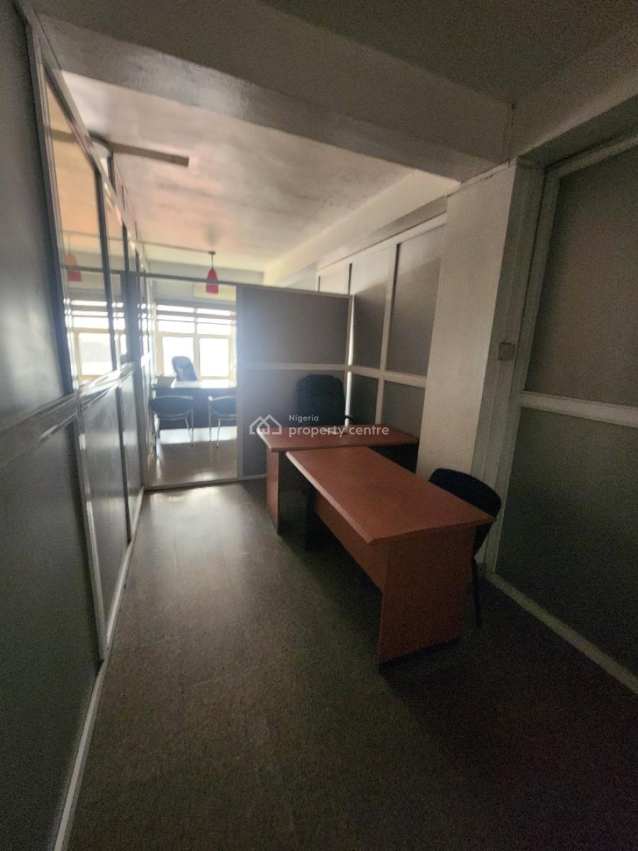 Office Space Measuring 20sqm, Facing Lekki Expressway By Agungi Bus Stop, Agungi, Lekki, Lagos, Office Space for Rent
