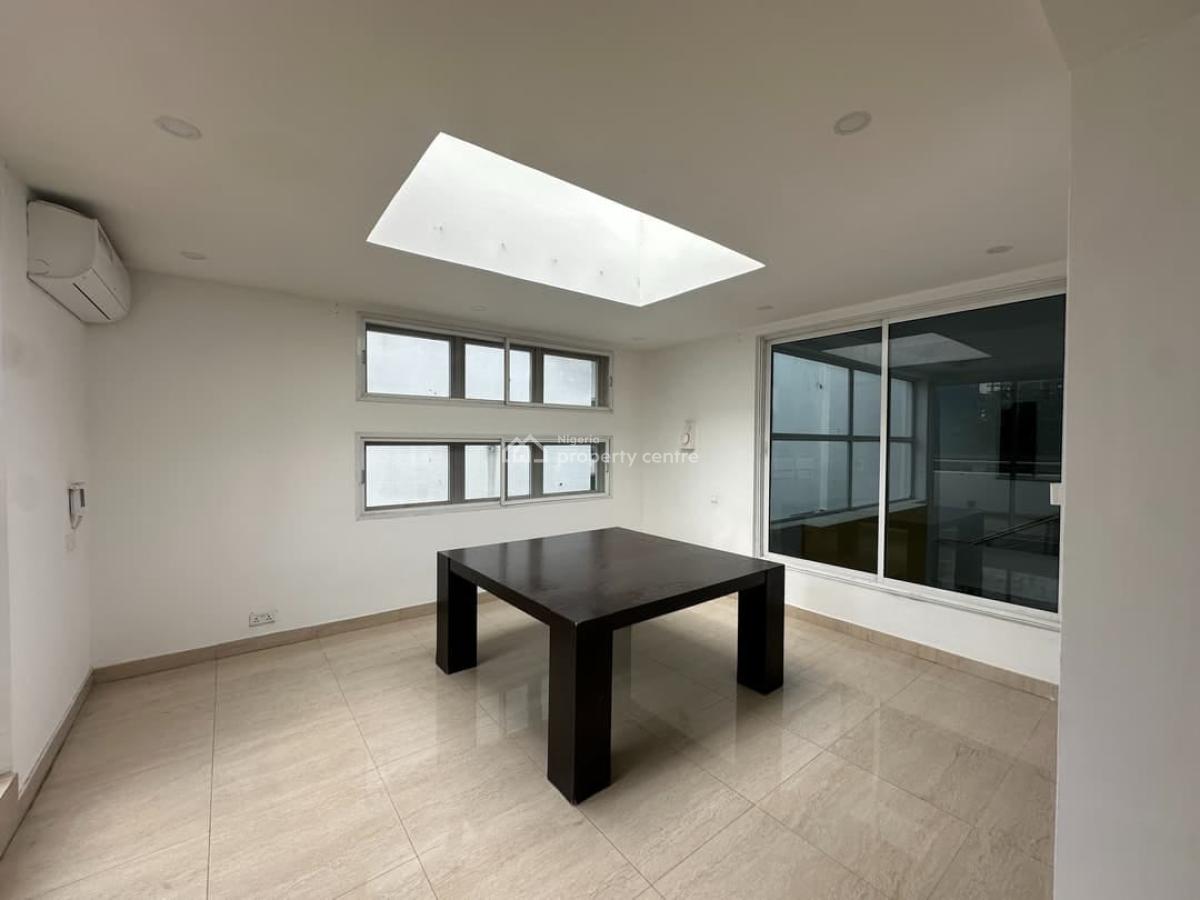 Contemporary 5 Bedroom Detached Home with Bq, Stand Alone Luxury Detached Buidling with Good Road Network, Banana Island, Ikoyi, Lagos, Detached Duplex for Rent