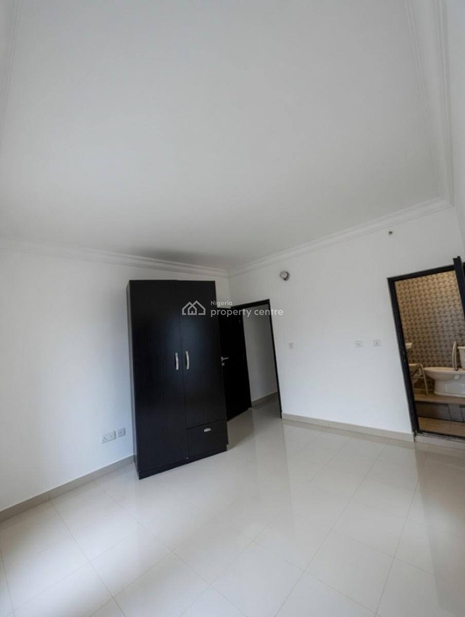 a Standard 2bedroom Flat, Before Novare Shoprite Ajah, Lekki Phase 2, Lekki, Lagos, Flat / Apartment for Rent