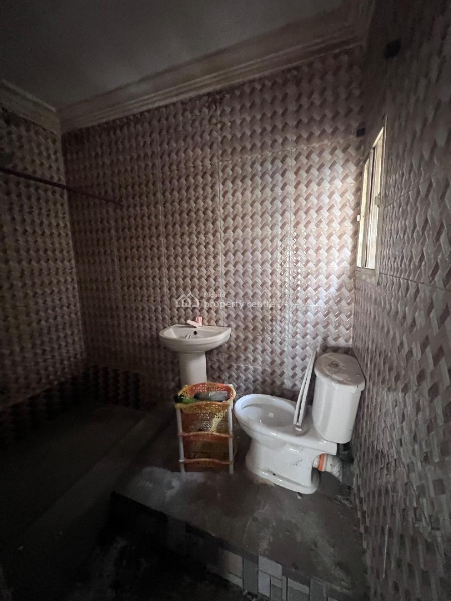 a Standard 2bedroom Flat, Before Novare Shoprite Ajah, Lekki Phase 2, Lekki, Lagos, Flat / Apartment for Rent