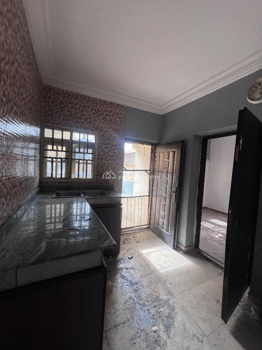 a Standard 2bedroom Flat, Before Novare Shoprite Ajah, Lekki Phase 2, Lekki, Lagos, Flat / Apartment for Rent