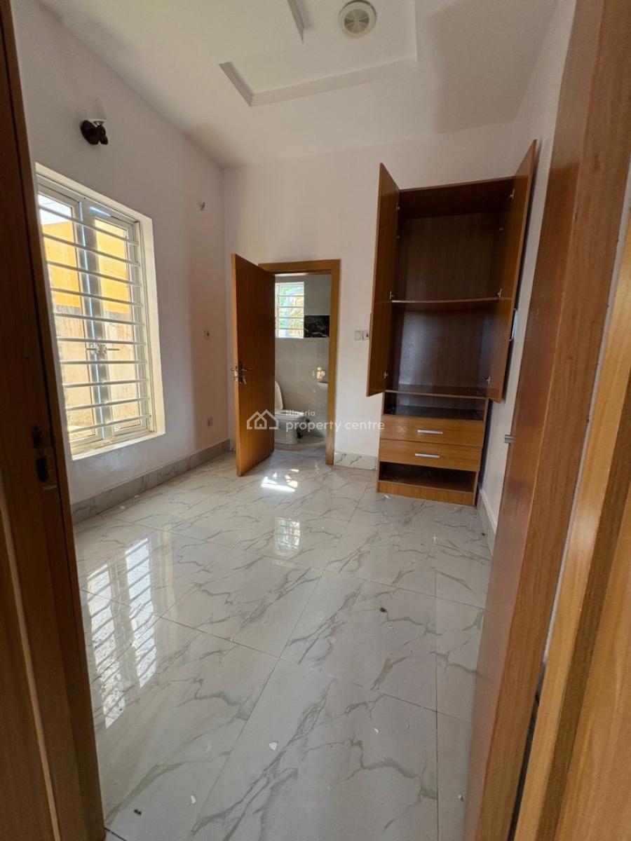 Miniflat Upstairs with Personal Meter Also Comes with in-house Visitor, Orchid Road, Lekki, Lagos, Mini Flat (room and Parlour) for Rent
