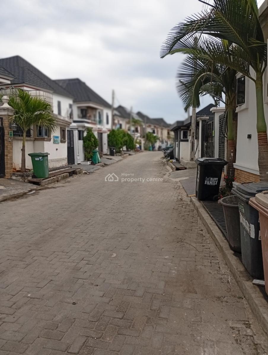 5bedroom Detached House with Bq, Ikota Villa Estate, Ikota, Lekki, Lagos, Detached Duplex for Sale