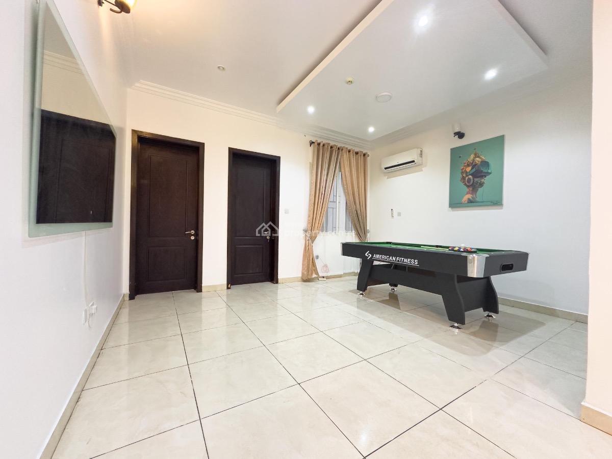 Beautiful and Spacious Serviced 3-bedroom Apartment with Double Beds, Spacious Rooms, Snooker Board, Fitted Kitchen and Washing Machine, Lekki Phase 1, Lekki, Lagos, Flat / Apartment Short Let
