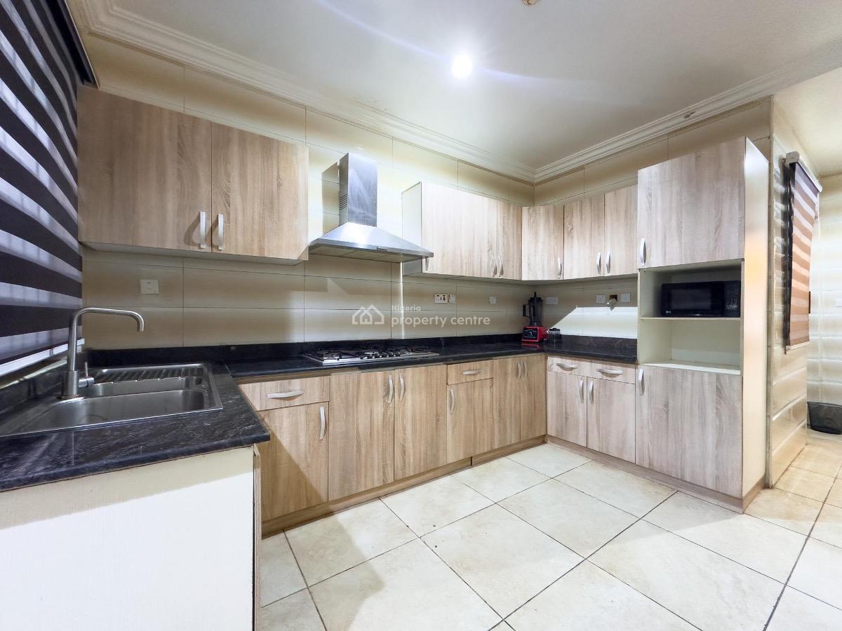 Beautiful and Spacious Serviced 3-bedroom Apartment with Double Beds, Spacious Rooms, Snooker Board, Fitted Kitchen and Washing Machine, Lekki Phase 1, Lekki, Lagos, Flat / Apartment Short Let