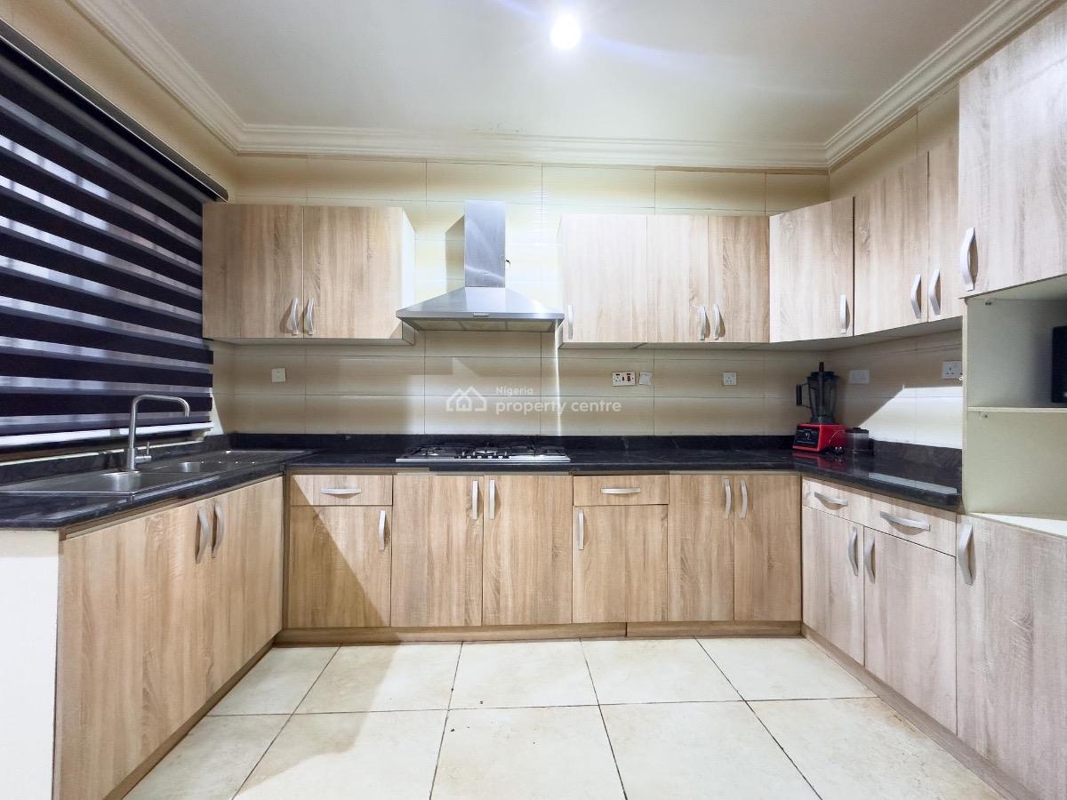 Beautiful and Spacious Serviced 3-bedroom Apartment with Double Beds, Spacious Rooms, Snooker Board, Fitted Kitchen and Washing Machine, Lekki Phase 1, Lekki, Lagos, Flat / Apartment Short Let