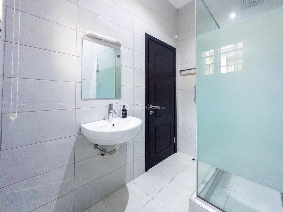 Beautiful and Spacious Serviced 3-bedroom Apartment with Double Beds, Spacious Rooms, Snooker Board, Fitted Kitchen and Washing Machine, Lekki Phase 1, Lekki, Lagos, Flat / Apartment Short Let