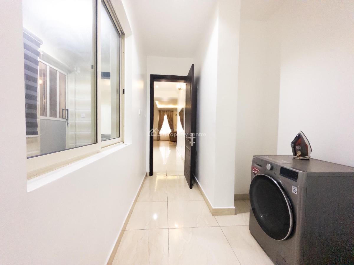 Beautiful and Spacious Serviced 3-bedroom Apartment with Double Beds, Spacious Rooms, Snooker Board, Fitted Kitchen and Washing Machine, Lekki Phase 1, Lekki, Lagos, Flat / Apartment Short Let