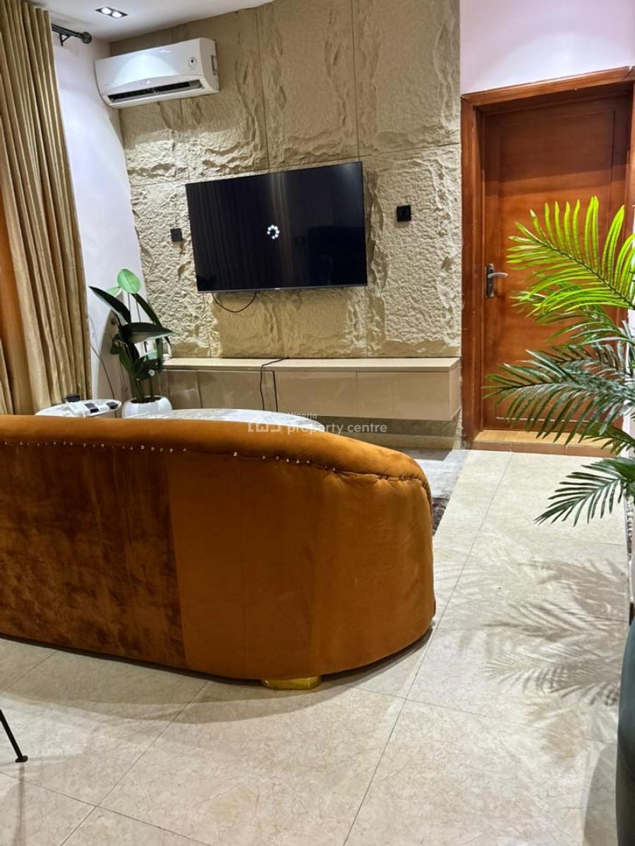 Beautifully Furnished Cozy One Bedroom Apartment, Kenneth Agbakuru Street, Lekki Phase 1, Lekki, Lagos, Flat / Apartment Short Let
