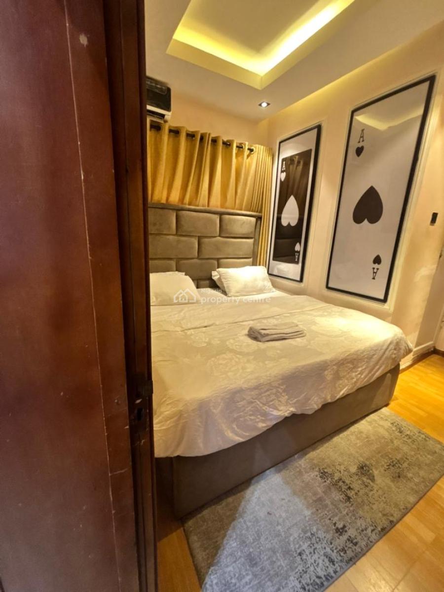 Beautifully Furnished Cozy One Bedroom Apartment, Kenneth Agbakuru Street, Lekki Phase 1, Lekki, Lagos, Flat / Apartment Short Let