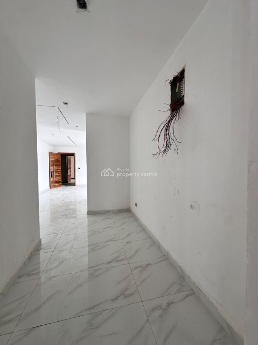 Spacious and Fully Serviced 2bedroom Apartment, Off Freedom Way, Lekki, Lekki, Lagos, Block of Flats for Sale