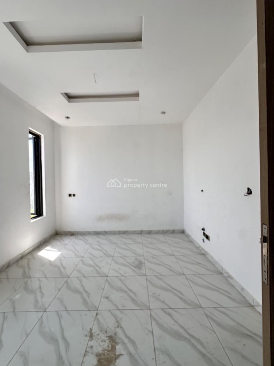Spacious and Fully Serviced 2bedroom Apartment, Off Freedom Way, Lekki, Lekki, Lagos, Block of Flats for Sale