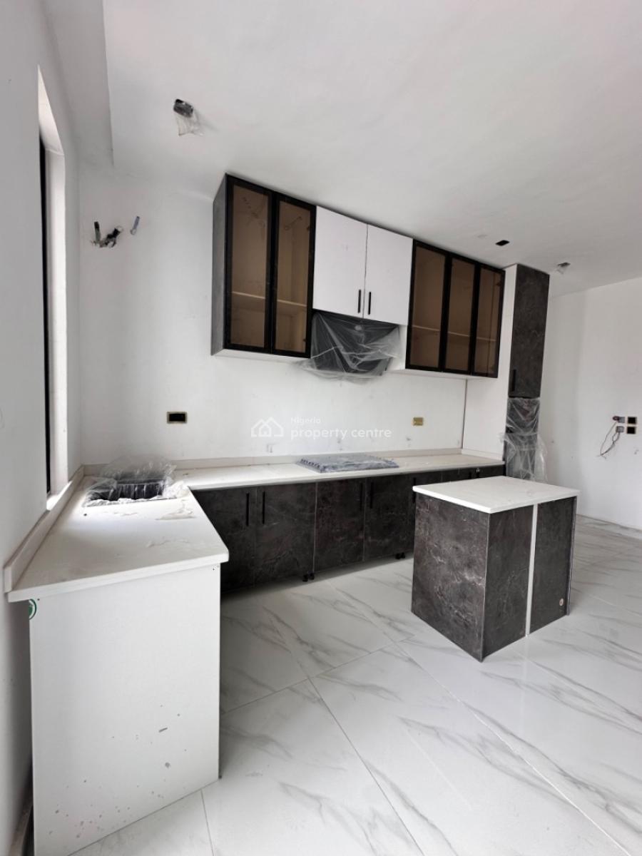 Clean and Spacious Lekki 3bedroom Apartment, Off Admiralty Way, Lekki, Lekki, Lagos, Block of Flats for Sale