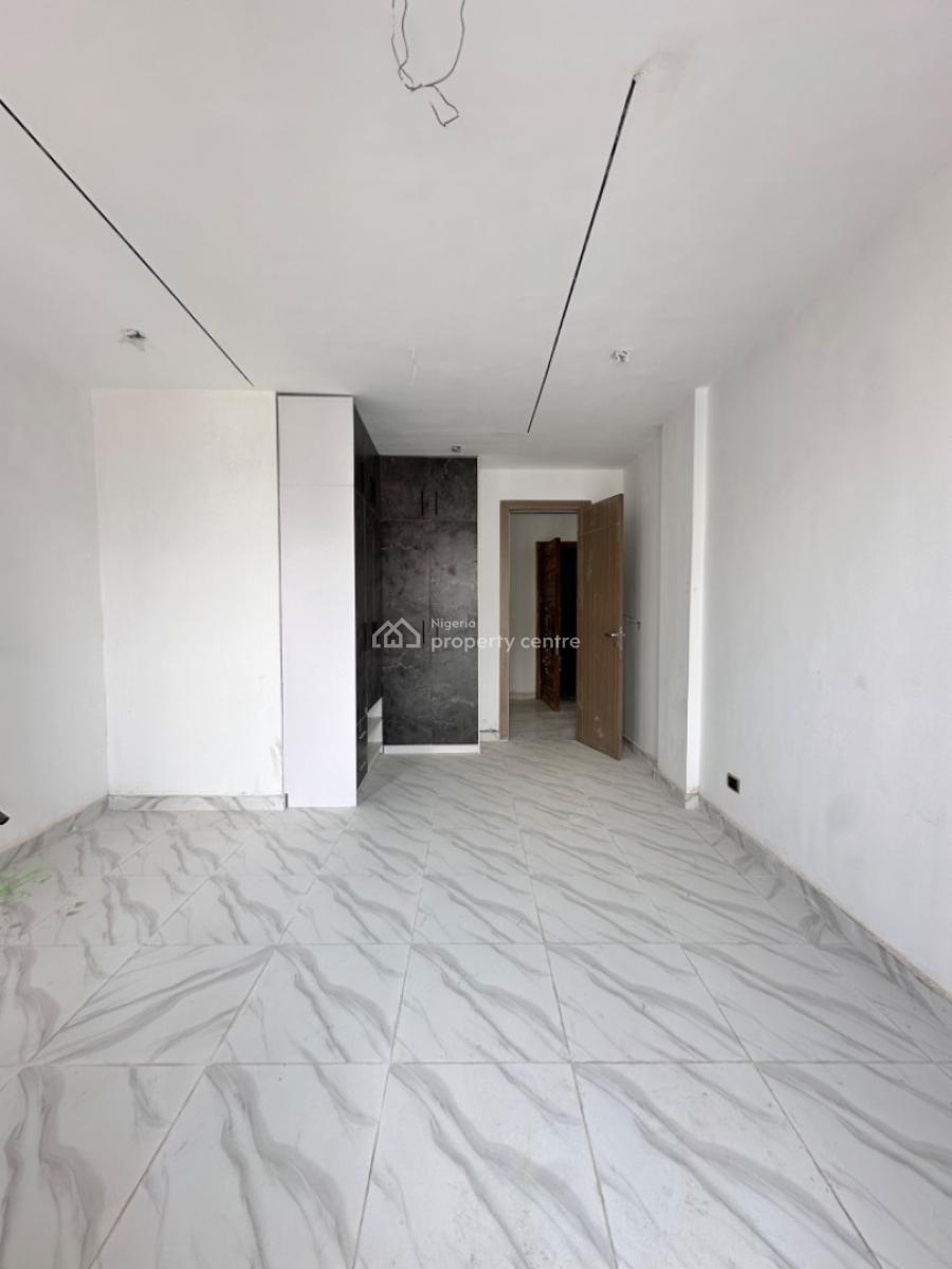 Clean and Spacious Lekki 3bedroom Apartment, Off Admiralty Way, Lekki, Lekki, Lagos, Block of Flats for Sale