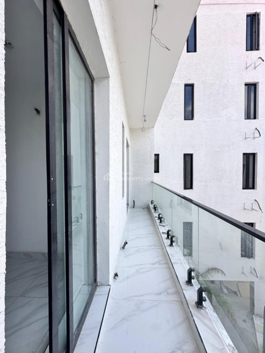 Clean and Spacious Lekki 3bedroom Apartment, Off Admiralty Way, Lekki, Lekki, Lagos, Block of Flats for Sale