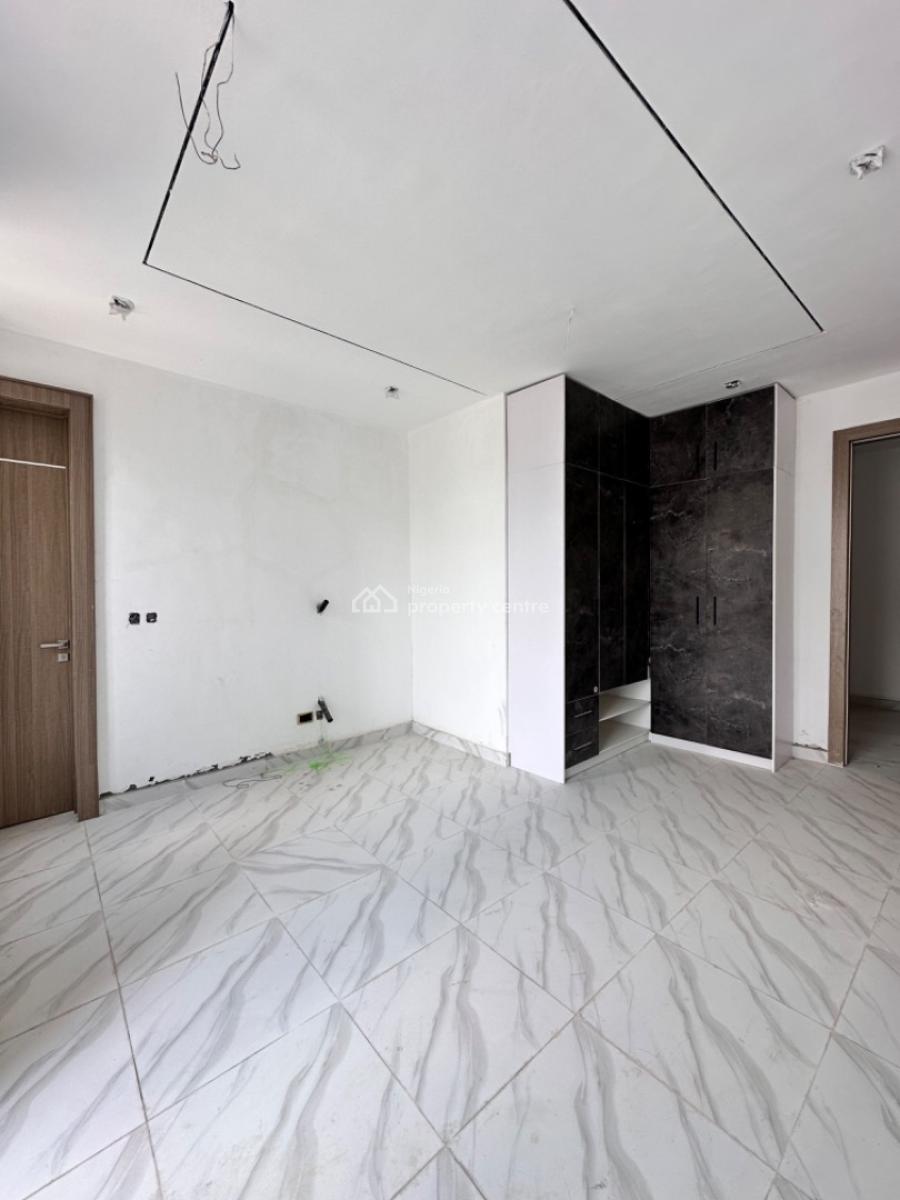 Clean and Spacious Lekki 3bedroom Apartment, Off Admiralty Way, Lekki, Lekki, Lagos, Block of Flats for Sale