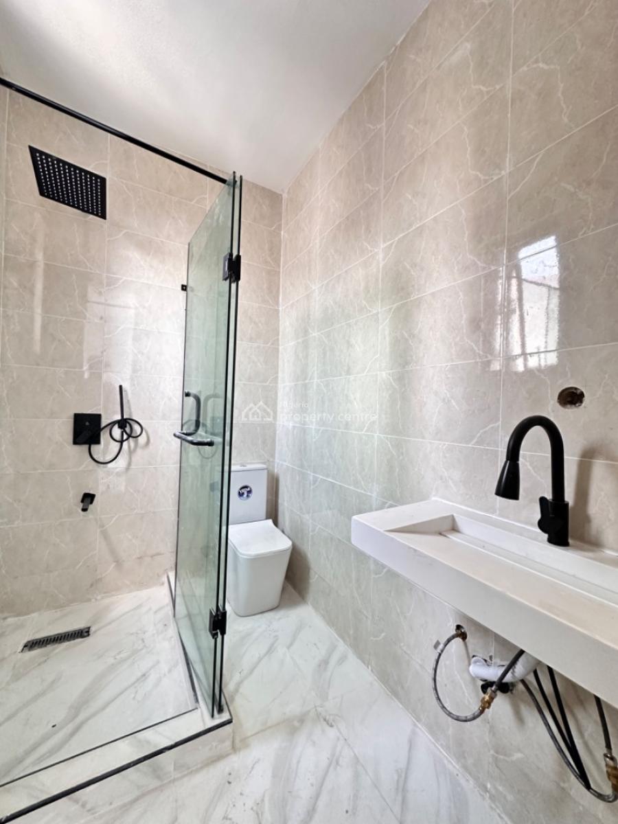 Clean and Spacious Lekki 3bedroom Apartment, Off Admiralty Way, Lekki, Lekki, Lagos, Block of Flats for Sale