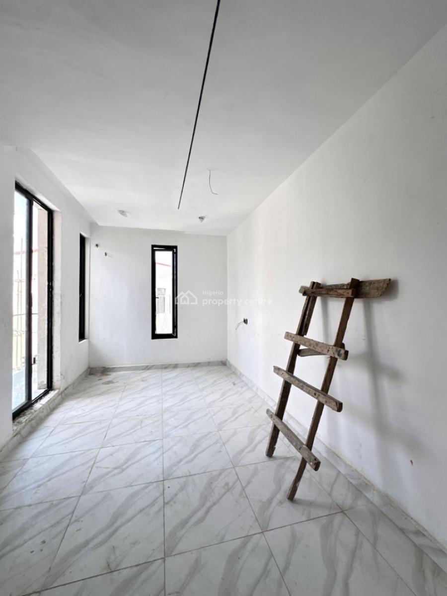 Clean and Spacious Lekki 3bedroom Apartment, Off Admiralty Way, Lekki, Lekki, Lagos, Block of Flats for Sale