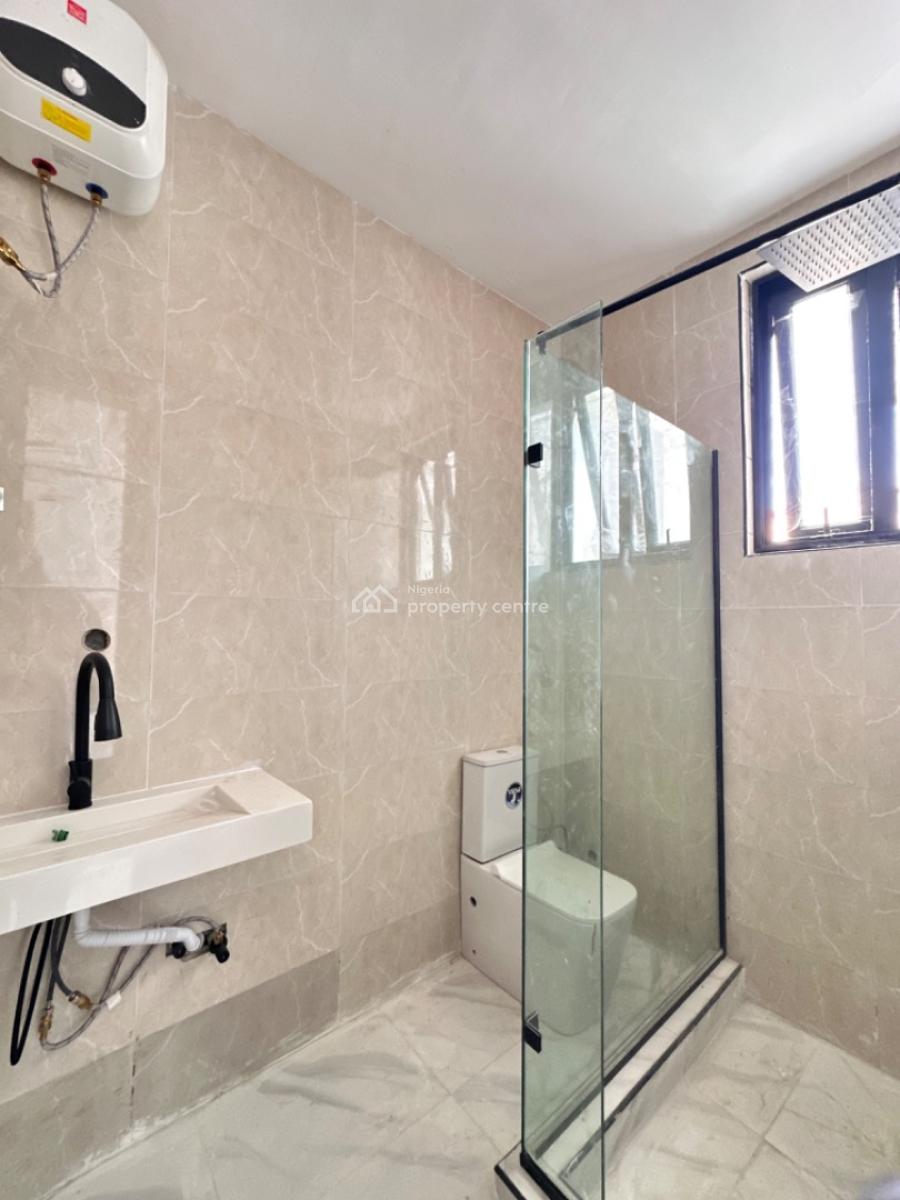 Clean and Spacious Lekki 3bedroom Apartment, Off Admiralty Way, Lekki, Lekki, Lagos, Block of Flats for Sale