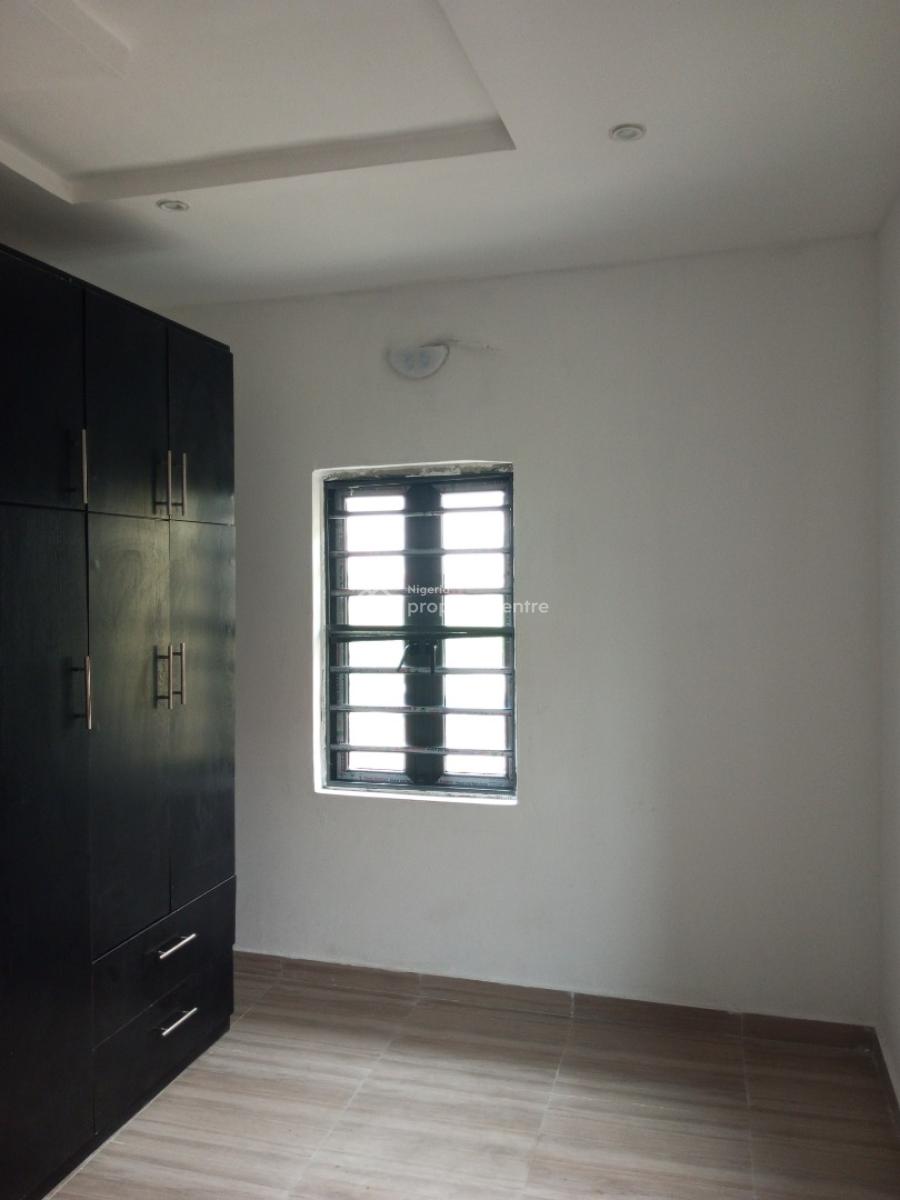 Newly Built 2bed Upstairs Along The Road Very Accessible, Badore, Ajah, Lagos, Flat / Apartment for Rent
