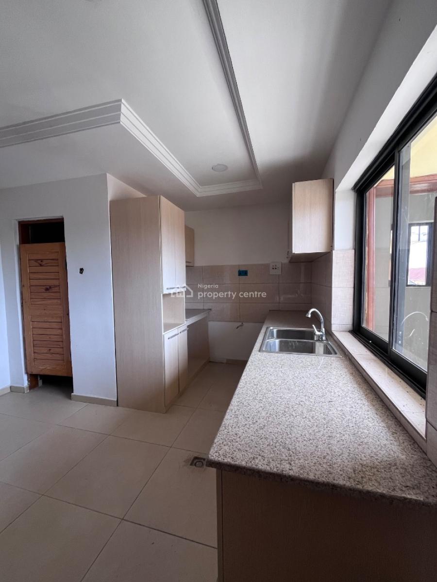 3bedroom Apartment + Bq in a Strategic  Available( 4 Units in a Block, United Estate Sangotedo 2mins Drive to Novare Mall Shoprite and 5mins, Sangotedo, Ajah, Lagos, Block of Flats for Sale