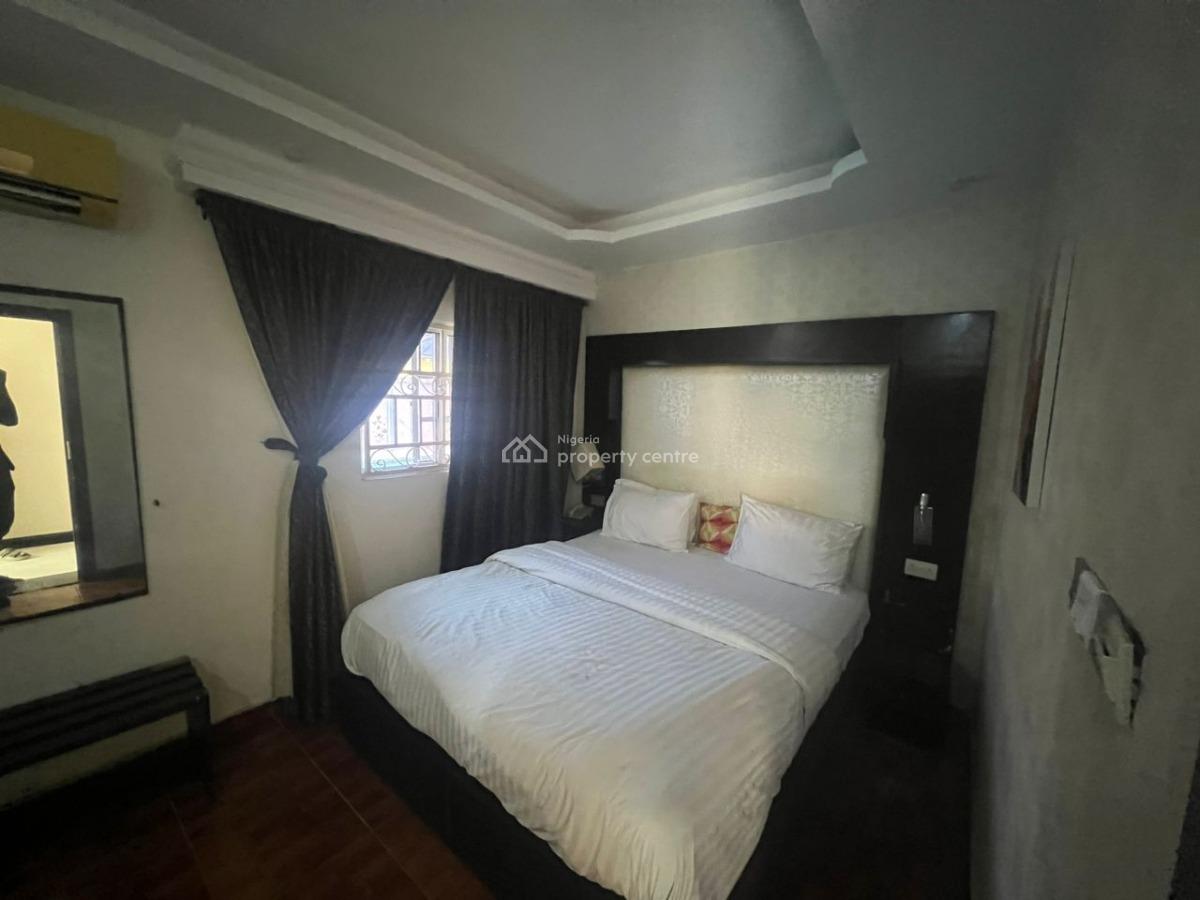 17 Bedroom Duplex, Lekki Phase 1, Lekki, Lagos, Detached Duplex for Rent