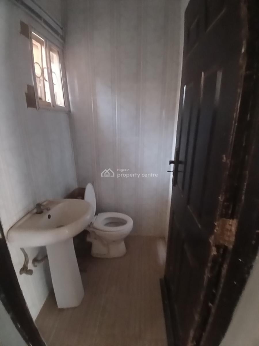 Spacious 3 Beroom Flat, Close to The Round About, Galadimawa, Abuja, Flat / Apartment for Rent
