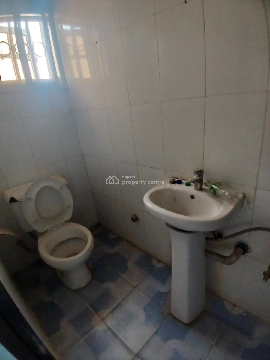 Spacious 3 Beroom Flat, Close to The Round About, Galadimawa, Abuja, Flat / Apartment for Rent