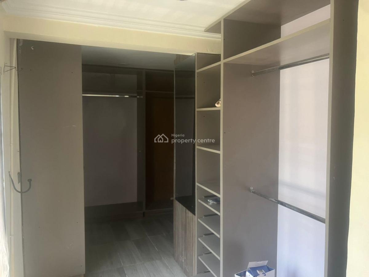 a Well Built Up 4 Bedroom Semi Detached House Ensuit, Lekki Phase 1, Lekki, Lagos, Semi-detached Duplex for Rent