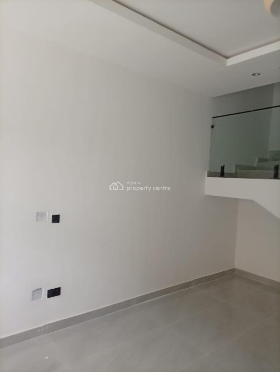 Beautifully Finished 3 Bedroom Maisonette with Swimming Pool, Lekki Phase 1, Lekki, Lagos, Flat / Apartment for Sale