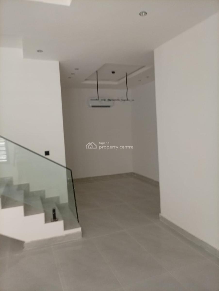Beautifully Finished 3 Bedroom Maisonette with Swimming Pool, Lekki Phase 1, Lekki, Lagos, Flat / Apartment for Sale