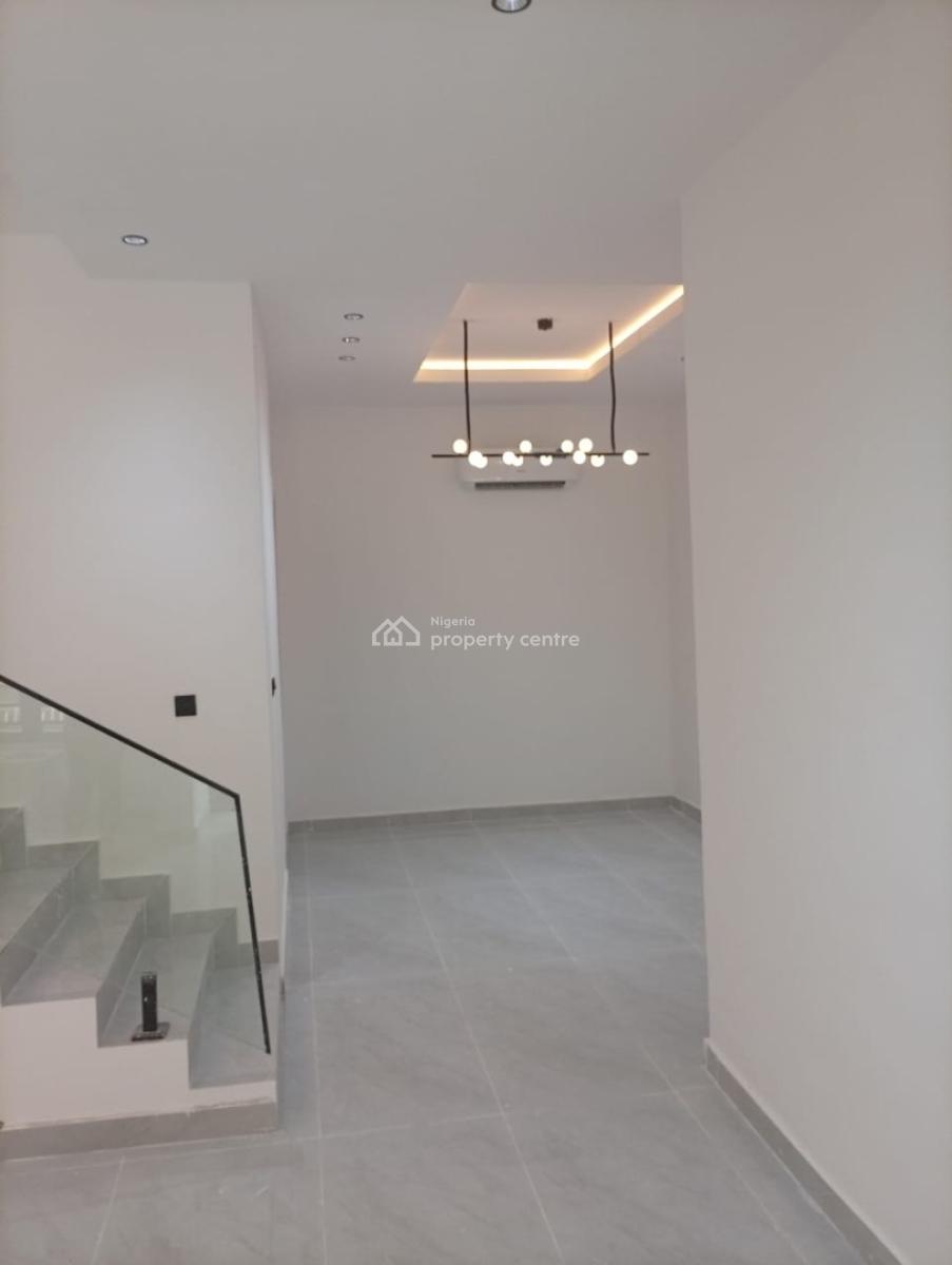 Beautifully Finished 3 Bedroom Maisonette with Swimming Pool, Lekki Phase 1, Lekki, Lagos, Flat / Apartment for Sale