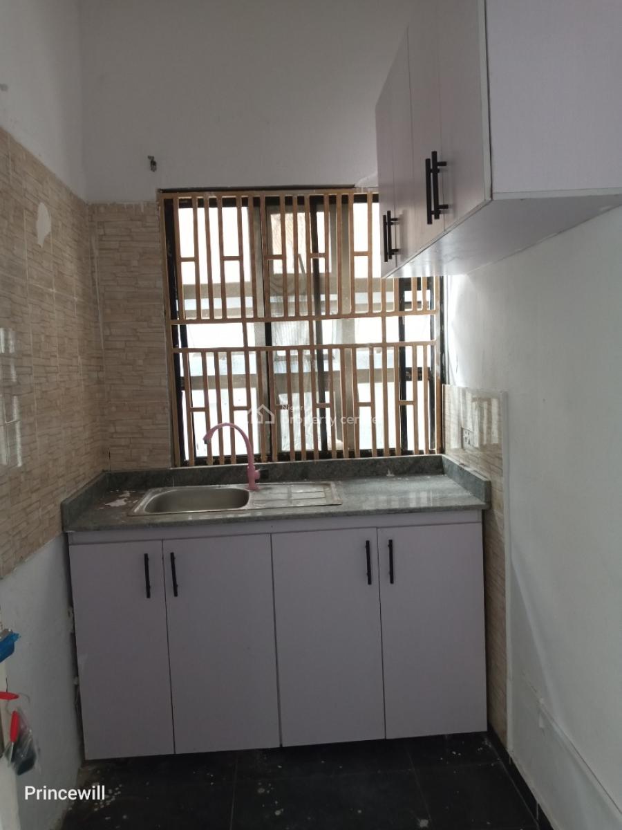Mini Flat (room and Parlour), Off Omorinre Johnson, Lekki Phase 1, Lekki, Lagos, Mini Flat (room and Parlour) for Rent