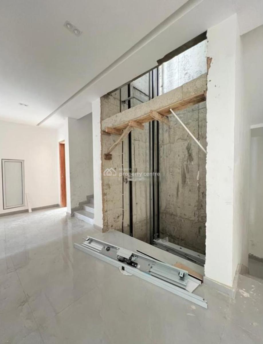 Elegantly Designed 2 Bedroom Apartment, Lekki Phase 1, Lekki, Lagos, Flat / Apartment for Sale