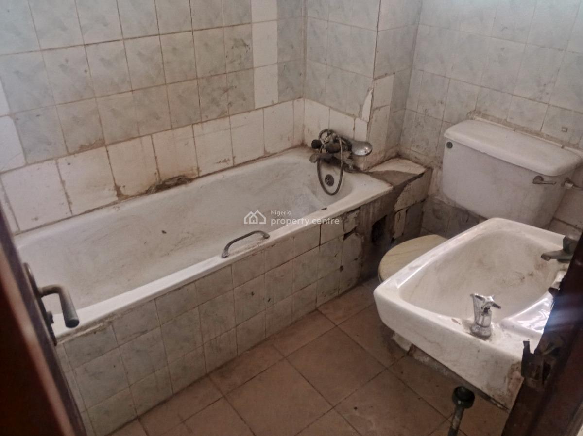 4 Bedrooms Semi Detached House with 2 Rooms Bq Lsdpc Prototype, Adekule Bisi St, Hillview Zone, Gra, Ogudu, Lagos, Semi-detached Duplex for Rent