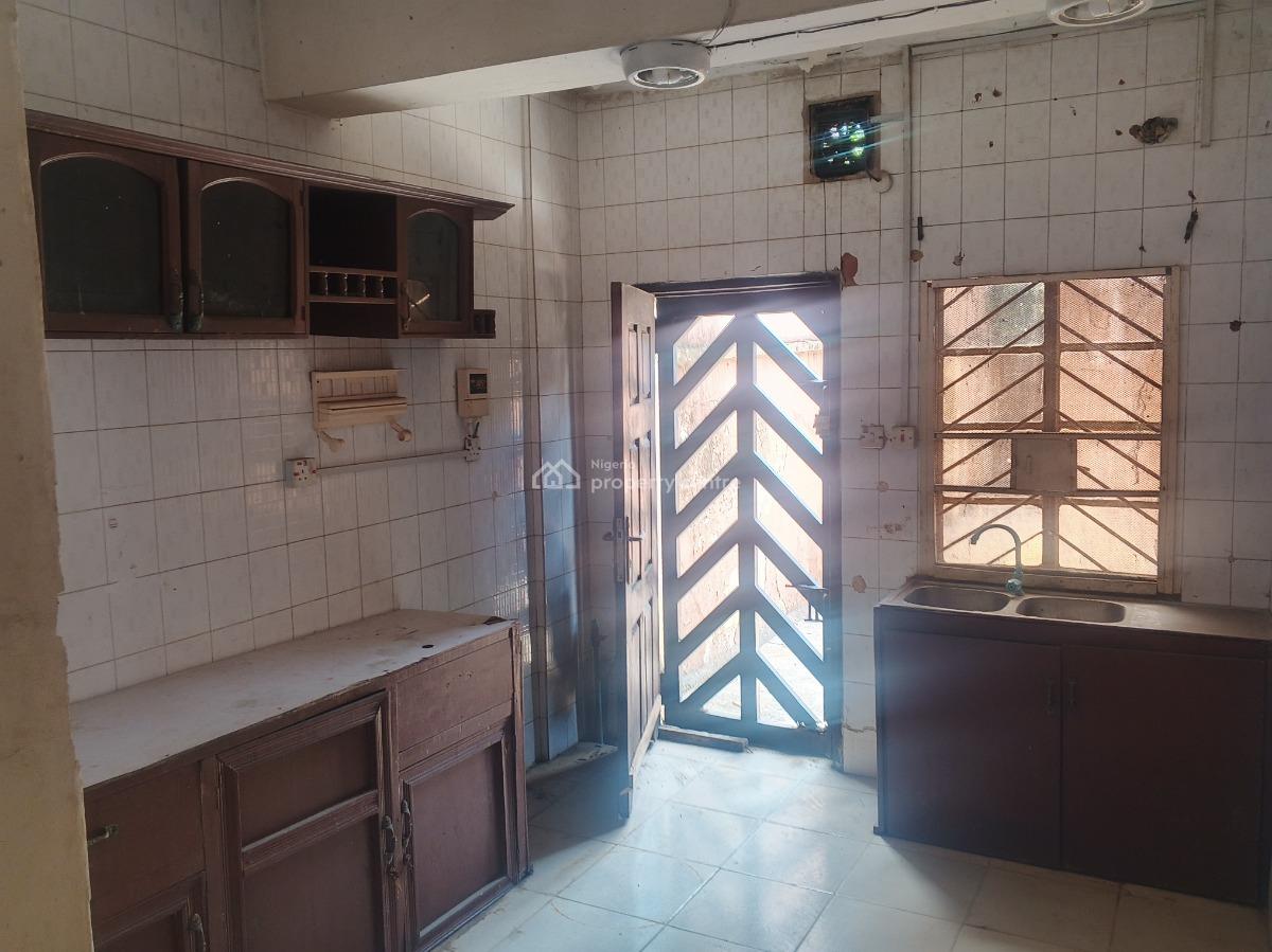 4 Bedrooms Semi Detached House with 2 Rooms Bq Lsdpc Prototype, Adekule Bisi St, Hillview Zone, Gra, Ogudu, Lagos, Semi-detached Duplex for Rent