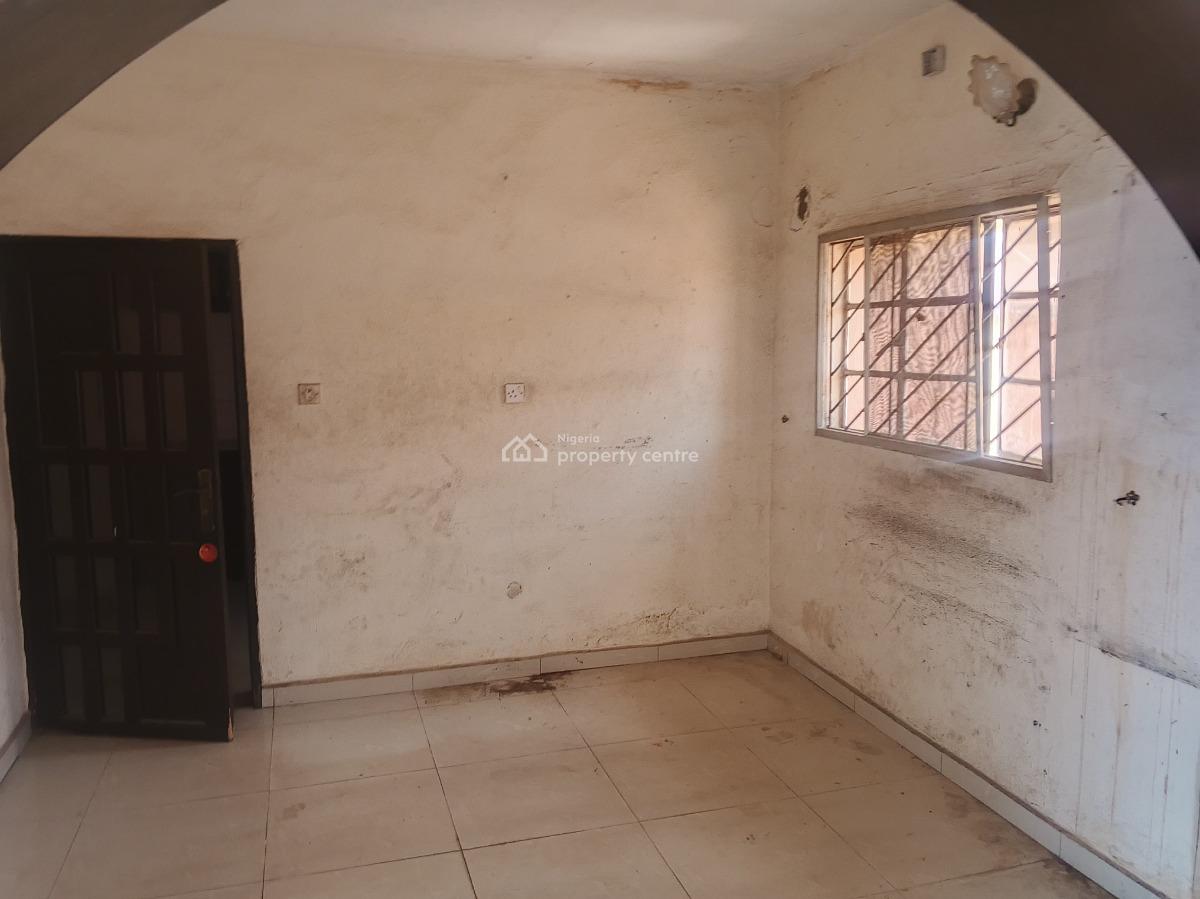 4 Bedrooms Semi Detached House with 2 Rooms Bq Lsdpc Prototype, Adekule Bisi St, Hillview Zone, Gra, Ogudu, Lagos, Semi-detached Duplex for Rent