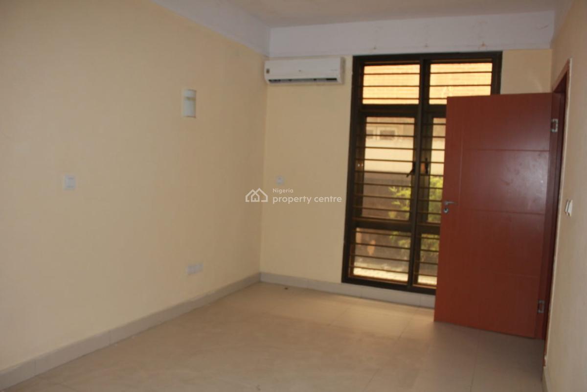 Well Built One Bedroom Apartment with 2 Toilets in Lekki Phase 1, Abiodun Opiefa, Lekki Phase 1, Lekki, Lagos, Mini Flat (room and Parlour) for Rent