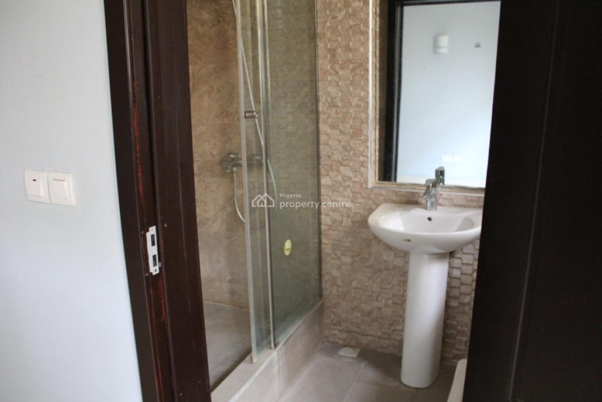 Well Built One Bedroom Apartment with 2 Toilets in Lekki Phase 1, Abiodun Opiefa, Lekki Phase 1, Lekki, Lagos, Mini Flat (room and Parlour) for Rent