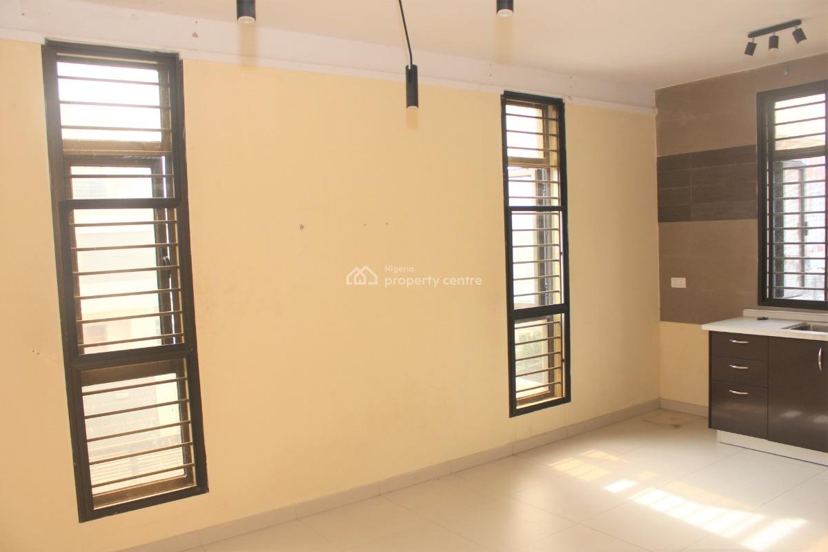 Well Built One Bedroom Apartment with 2 Toilets in Lekki Phase 1, Abiodun Opiefa, Lekki Phase 1, Lekki, Lagos, Mini Flat (room and Parlour) for Rent