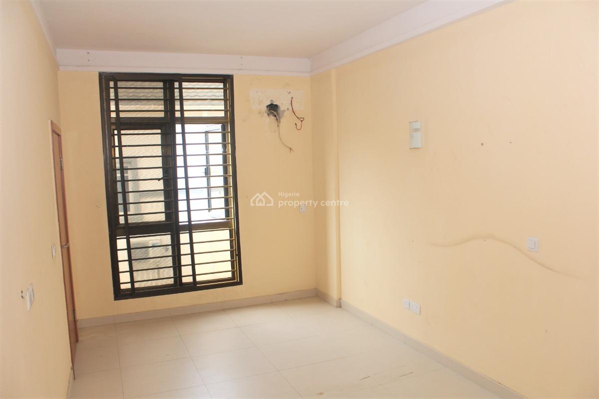 Well Built One Bedroom Apartment with 2 Toilets in Lekki Phase 1, Abiodun Opiefa, Lekki Phase 1, Lekki, Lagos, Mini Flat (room and Parlour) for Rent