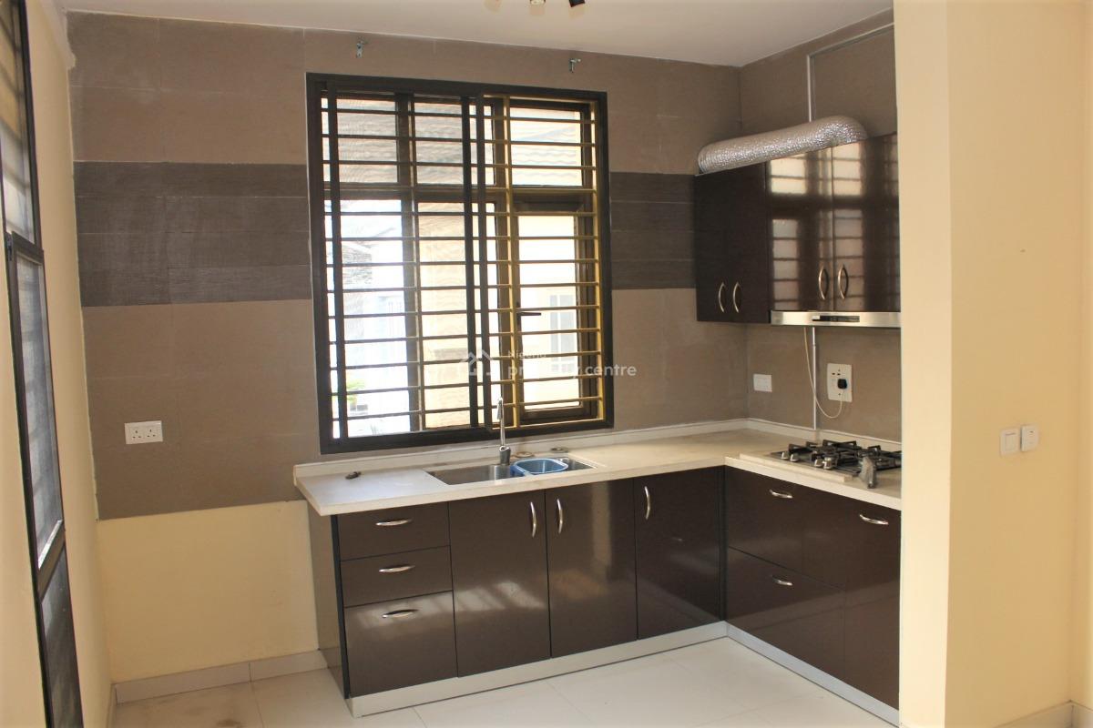 Well Built One Bedroom Apartment with 2 Toilets in Lekki Phase 1, Abiodun Opiefa, Lekki Phase 1, Lekki, Lagos, Mini Flat (room and Parlour) for Rent