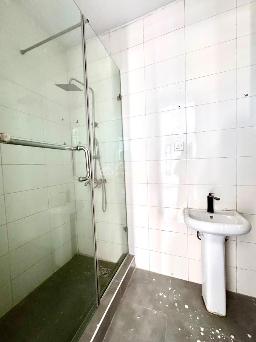 Good Deal 2 Bedroom Apartment, Ologolo, Lekki, Lagos, Flat / Apartment for Sale